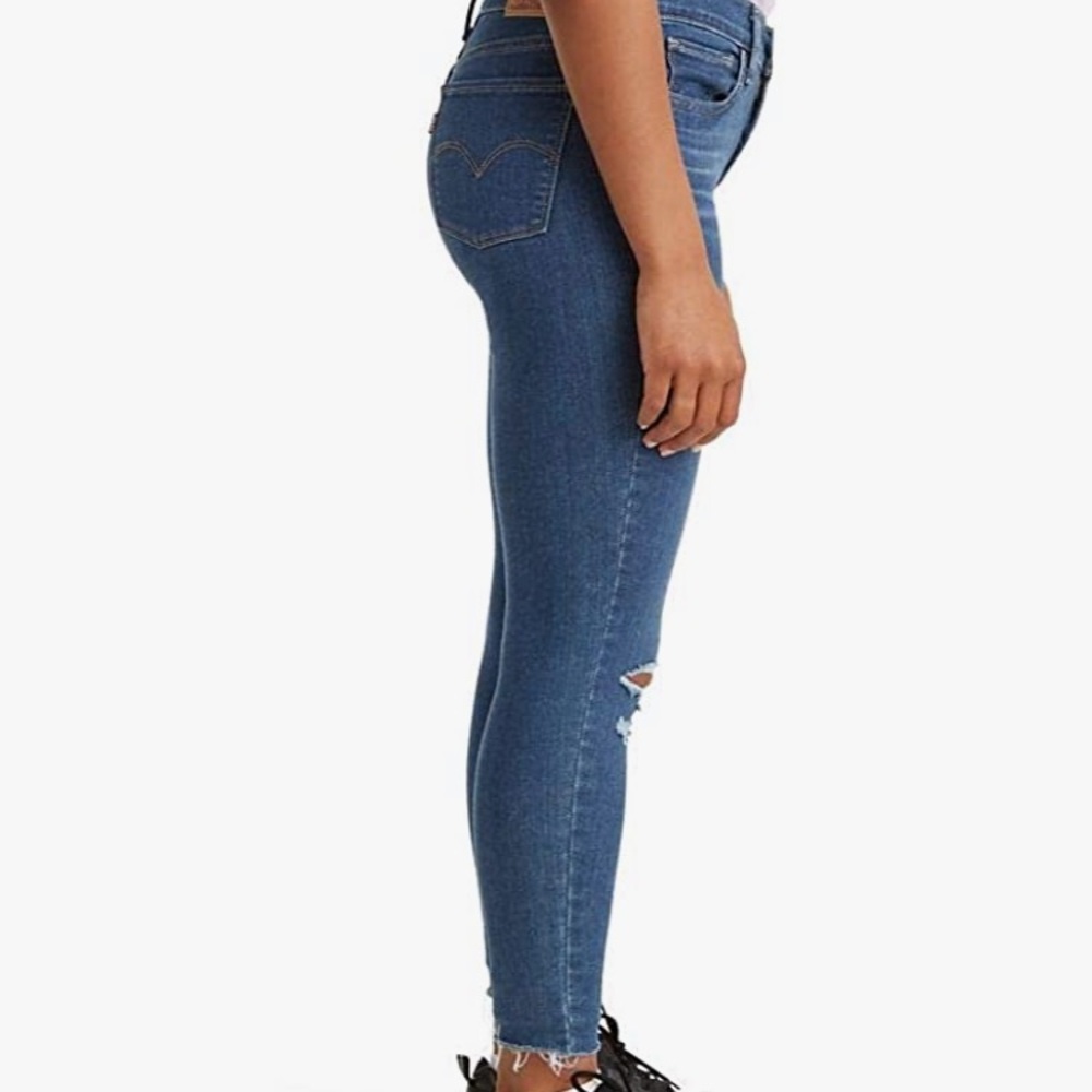 COPY - Levi’s 710 cropped - Picture 2 of 5